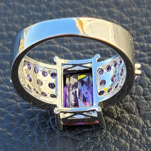 Purple Emerald Cut Glass Ring - Vintage, Estate - Size 8.5 - Picture 6 of 7